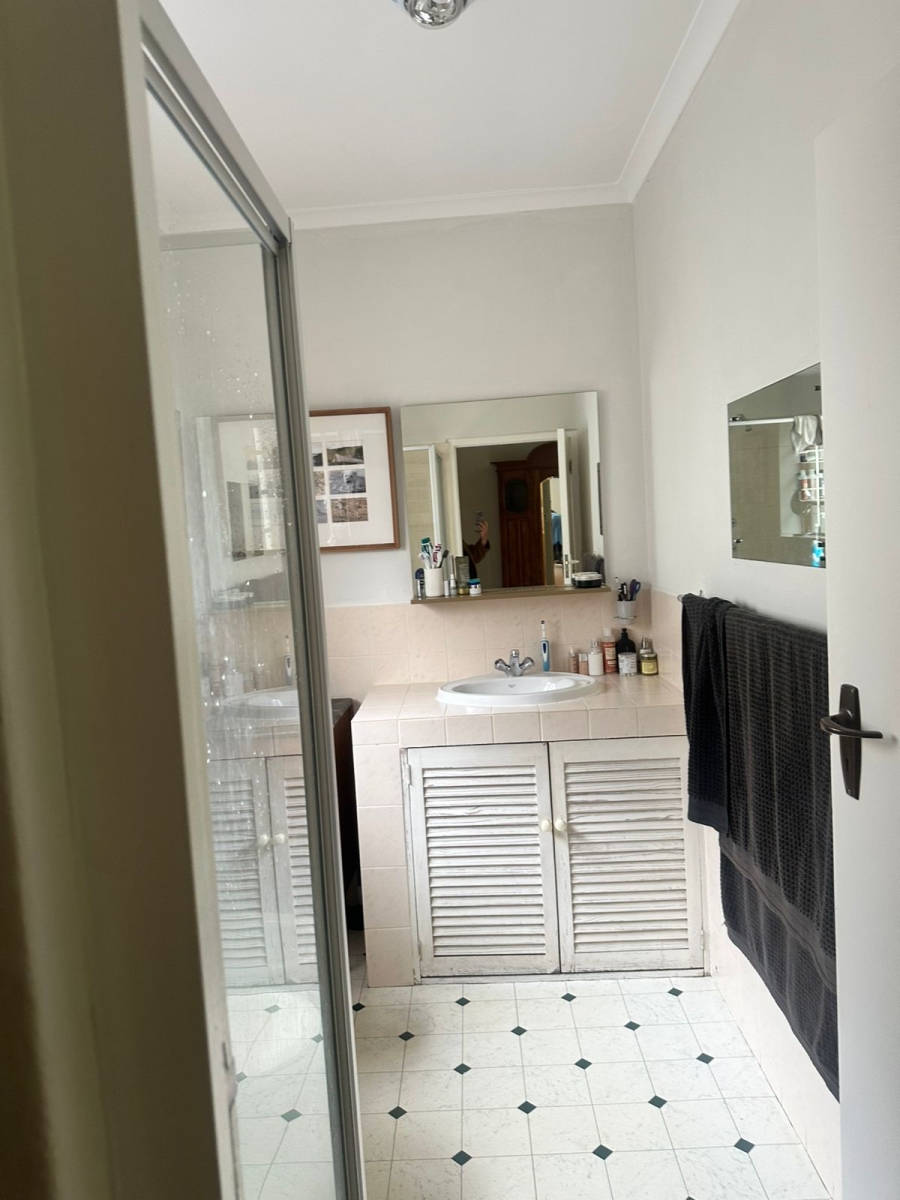 To Let 3 Bedroom Property for Rent in Wynberg Upper Western Cape